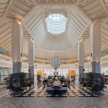 โรงแรมฟาร์กลอรี่ Yanliau ภายนอก รูปภาพ The lobby of the hotel