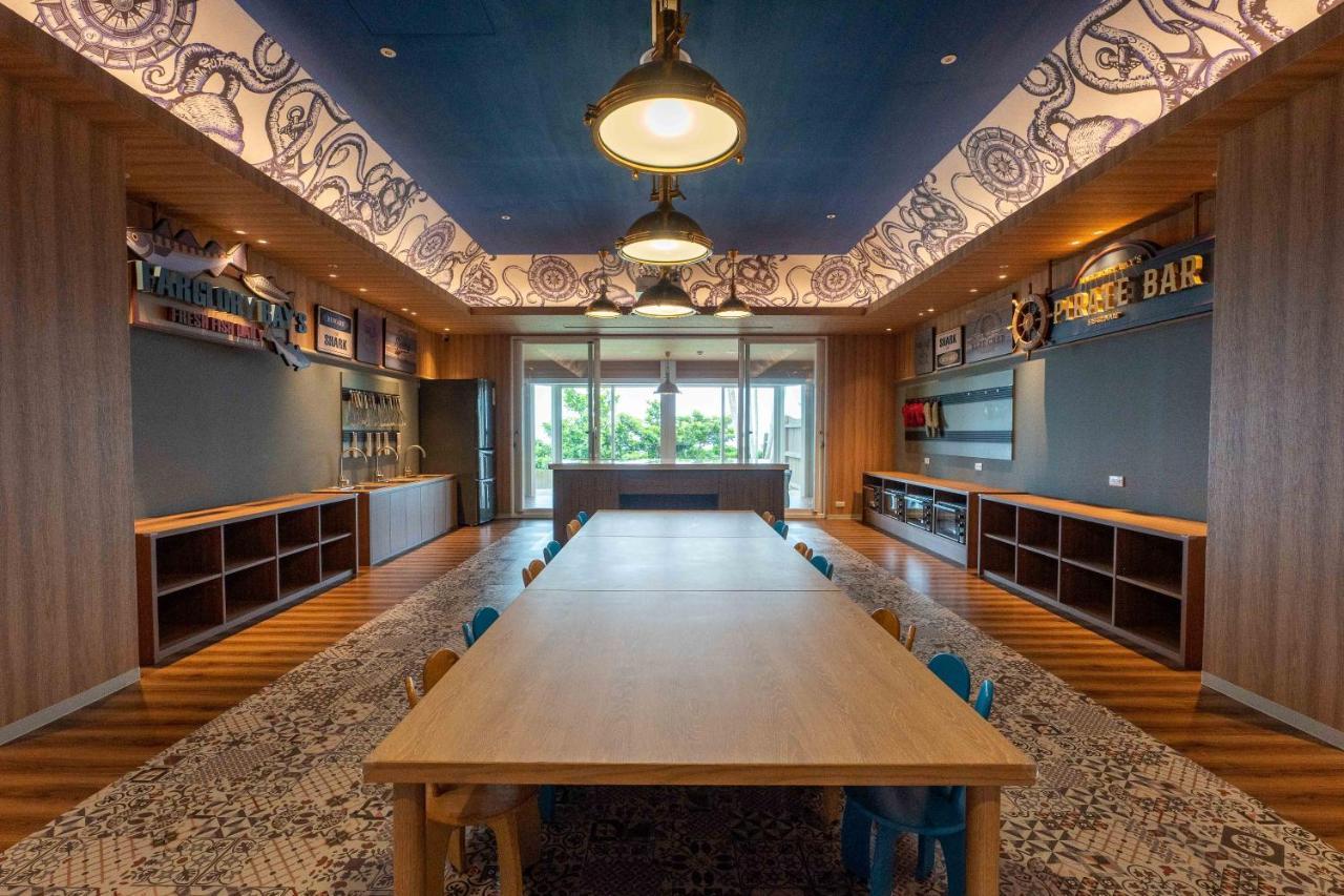 โรงแรมฟาร์กลอรี่ Yanliau ภายนอก รูปภาพ The kitchen of the 2016 Olympic Village