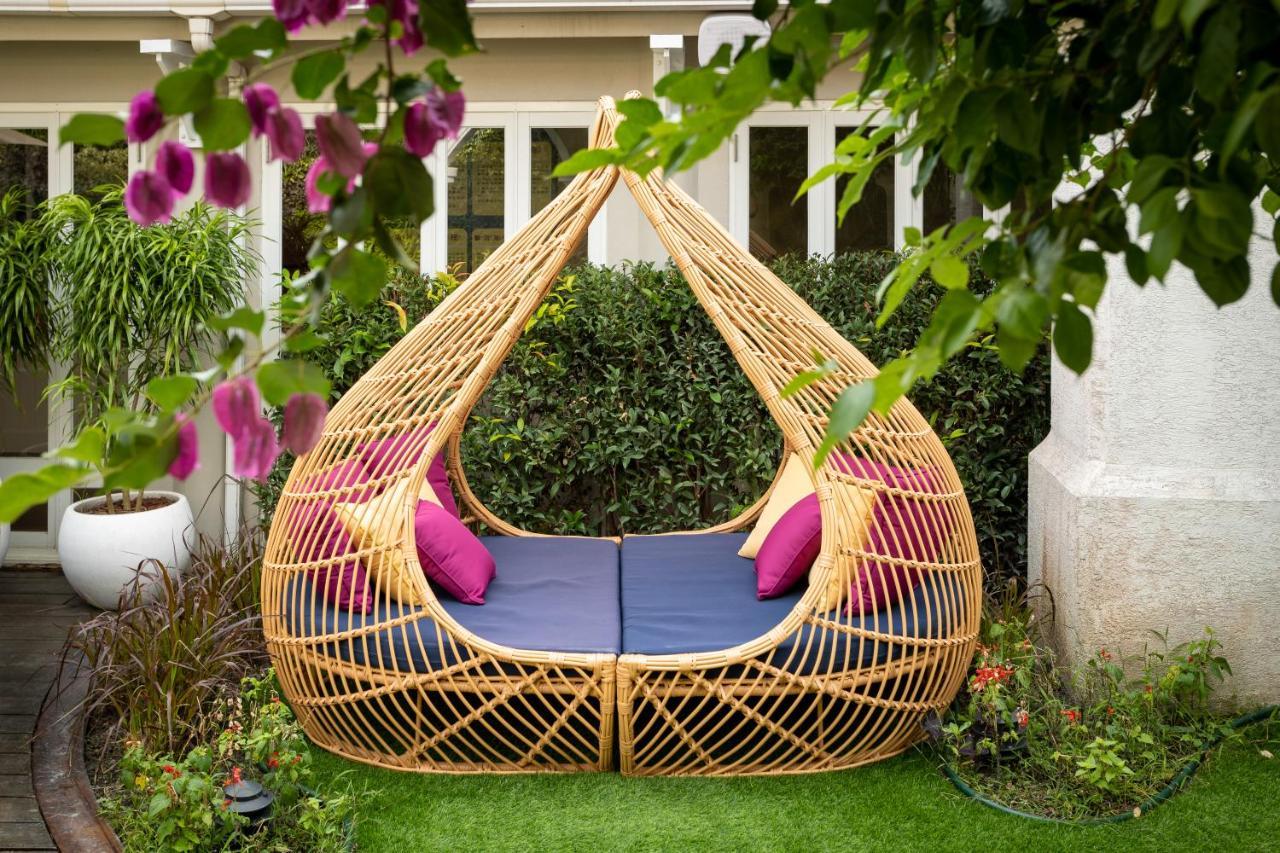 โรงแรมฟาร์กลอรี่ Yanliau ภายนอก รูปภาพ A hanging daybed