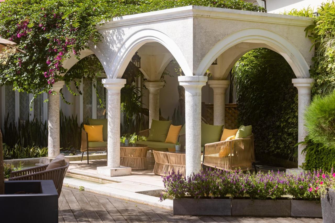 โรงแรมฟาร์กลอรี่ Yanliau ภายนอก รูปภาพ The Pergola