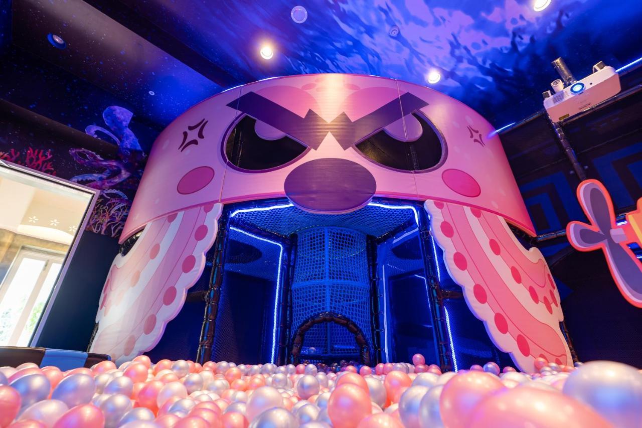 โรงแรมฟาร์กลอรี่ Yanliau ภายนอก รูปภาพ The Angry Octopus
