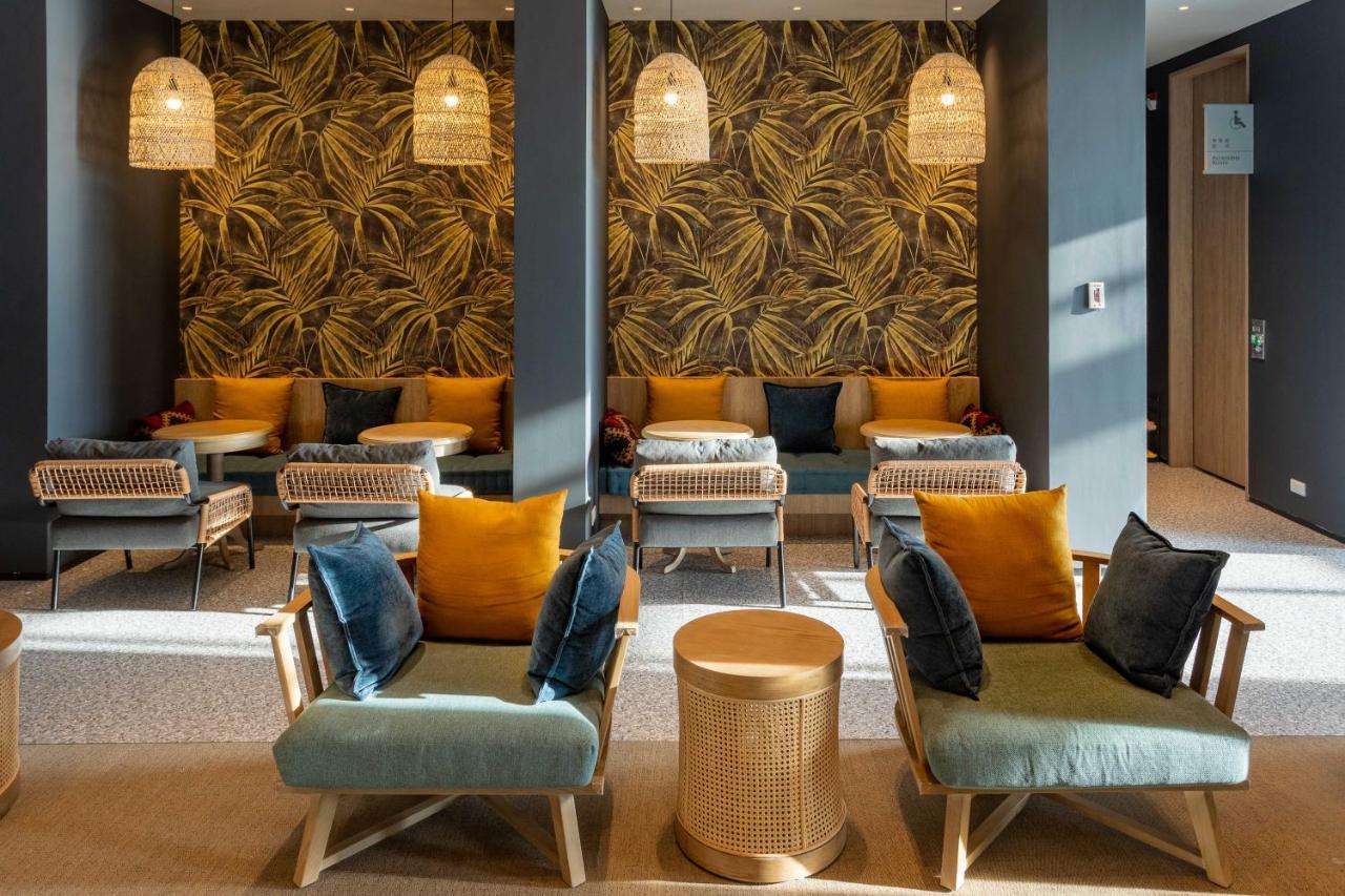 โรงแรมฟาร์กลอรี่ Yanliau ภายนอก รูปภาพ The lounge at the airport