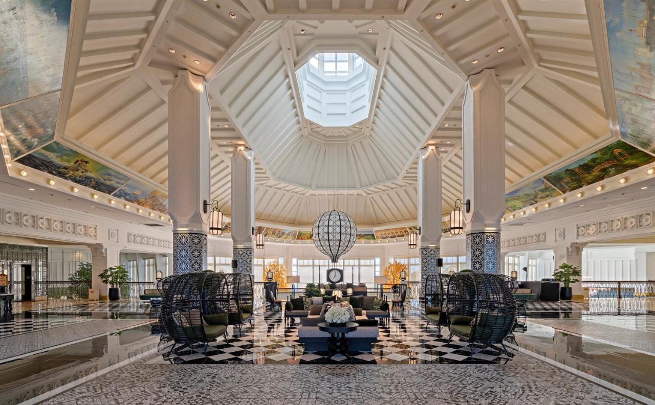 โรงแรมฟาร์กลอรี่ Yanliau ภายนอก รูปภาพ The lobby of the hotel