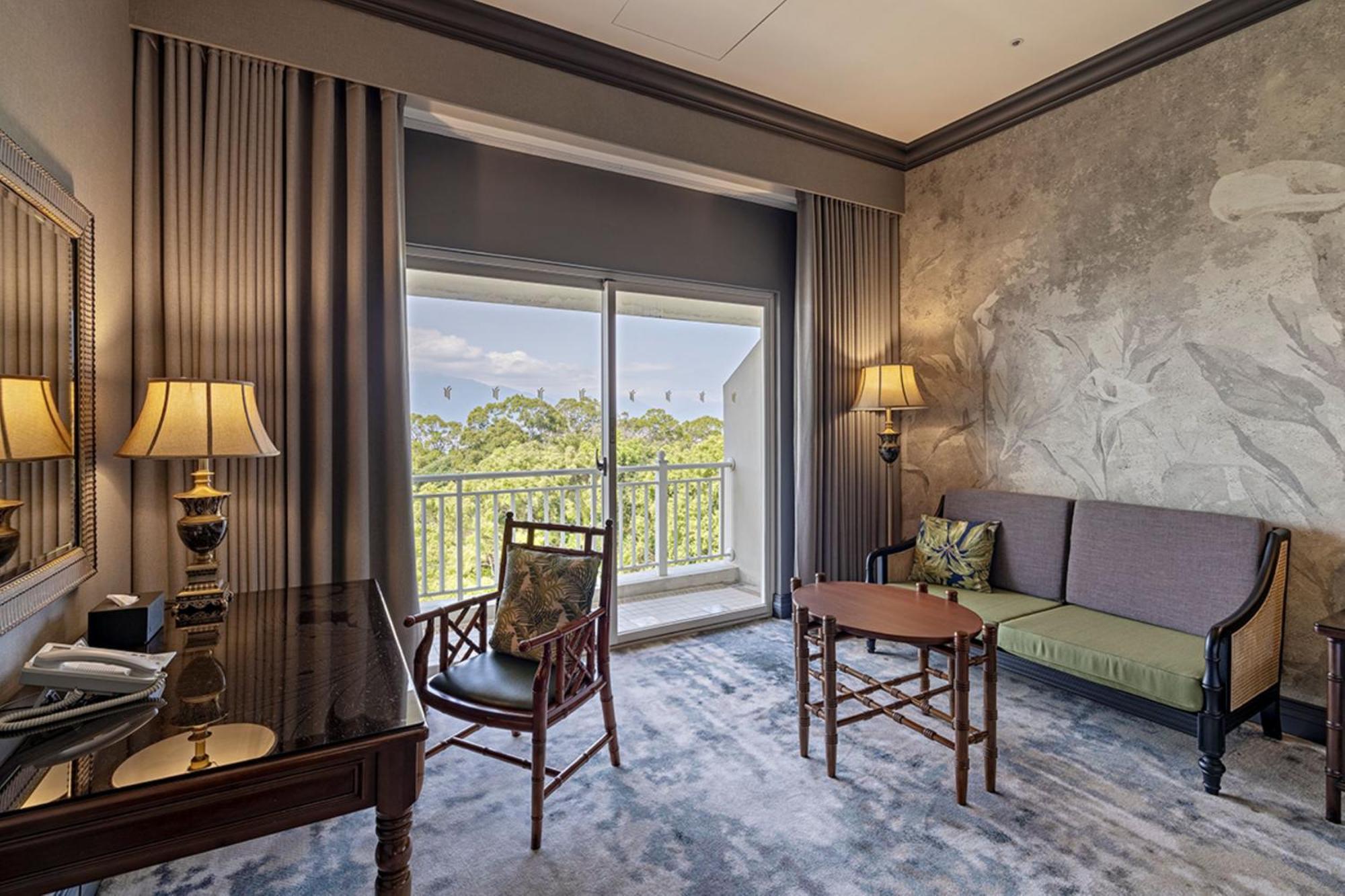 โรงแรมฟาร์กลอรี่ Yanliau ภายนอก รูปภาพ A room at the hotel